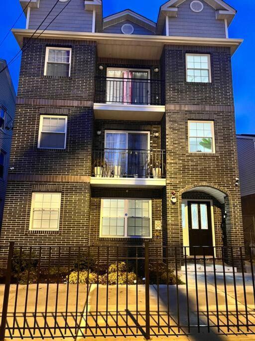 Luxury **Cozy• 2 Bedroom 2 Min. From Ewr / Newark Downtown Εξωτερικό φωτογραφία